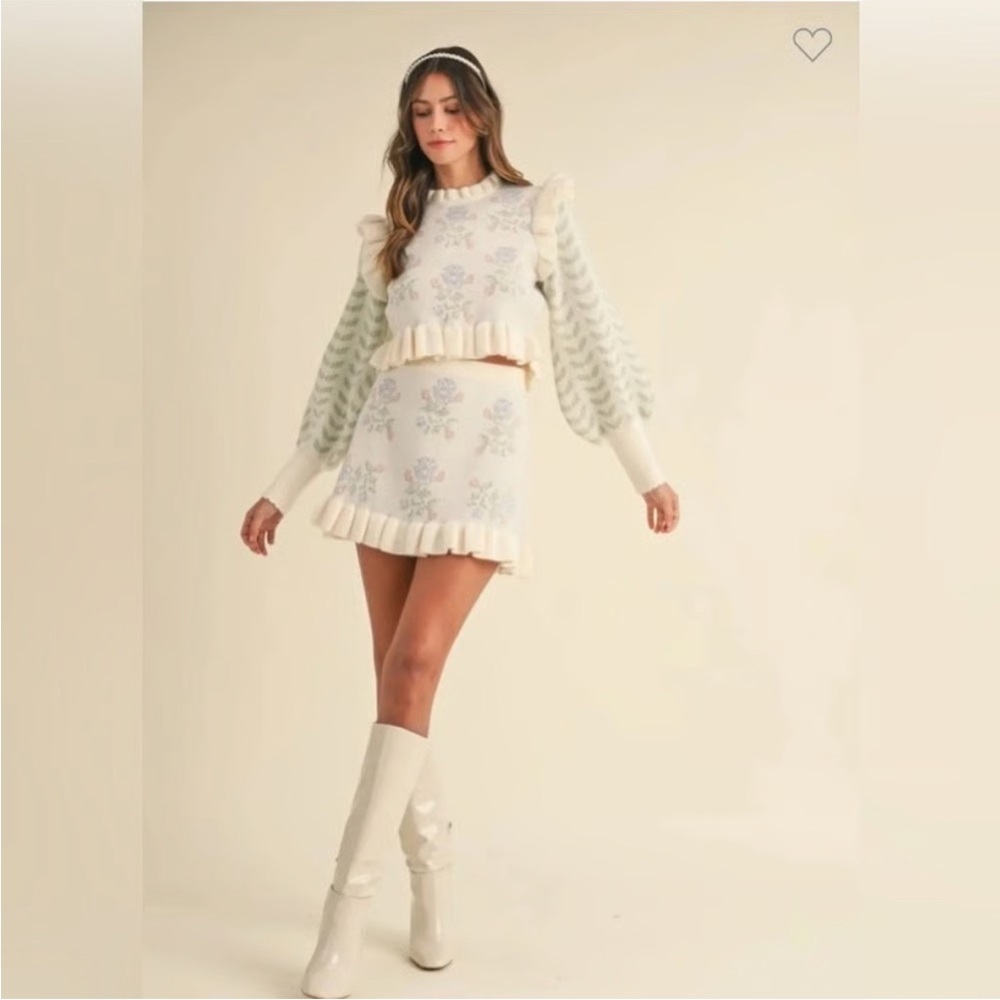 NWT Mable Floral Mini Skirt and Sweater Set